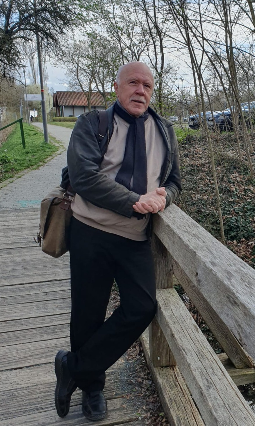 Portraitfoto von Helmut Broichhagen