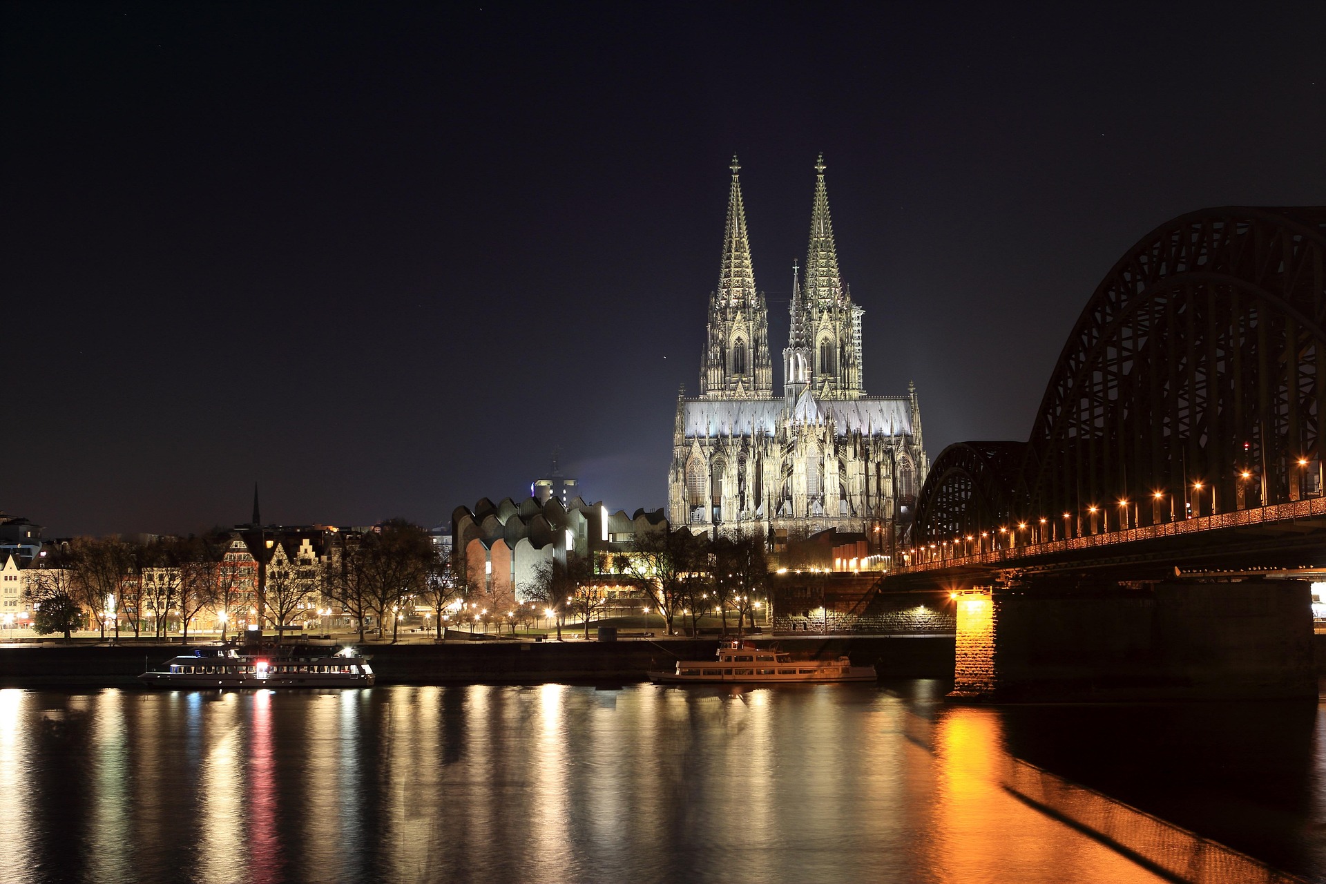 Foto von Köln bei Nacht
